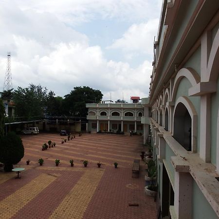 Shivpurī Hotel Sonchiraiya المظهر الخارجي الصورة