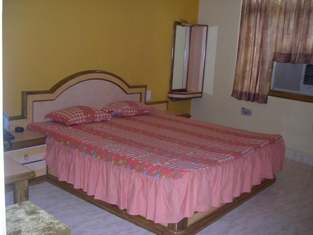 Shivpurī Hotel Sonchiraiya المظهر الخارجي الصورة