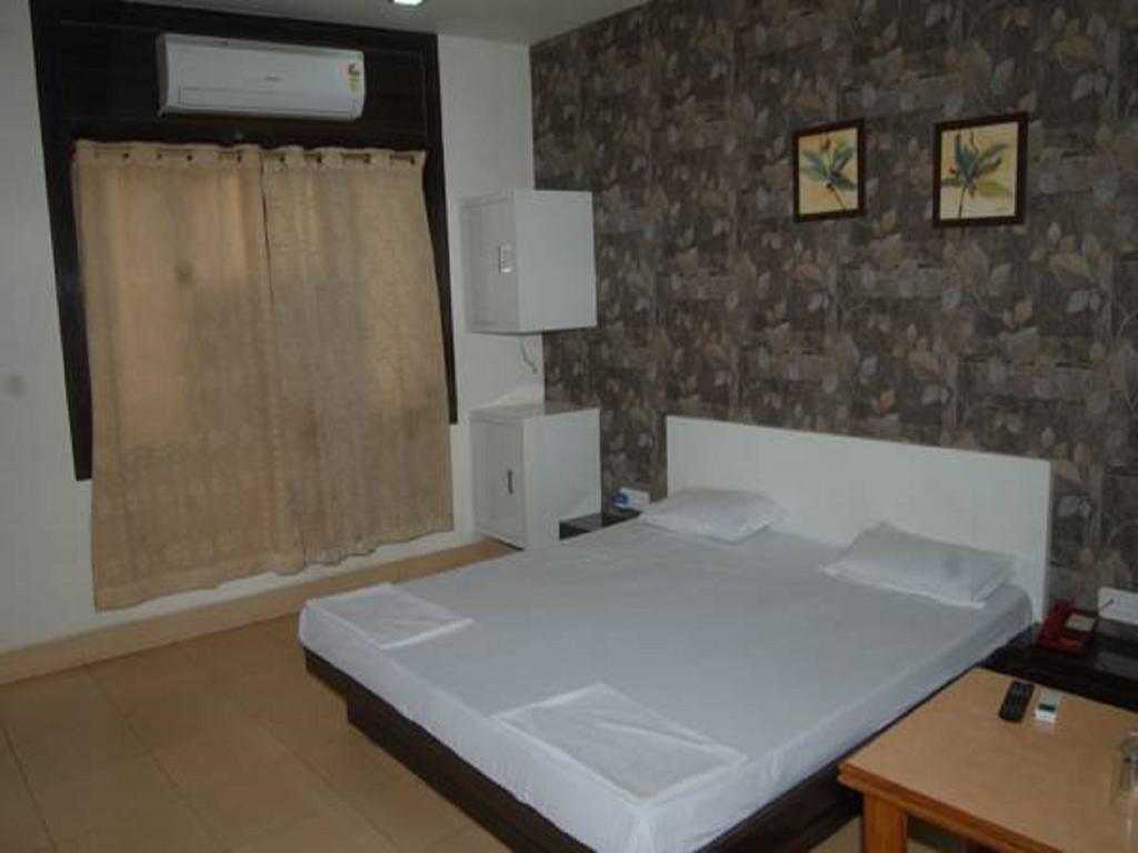 Shivpurī Hotel Sonchiraiya الغرفة الصورة